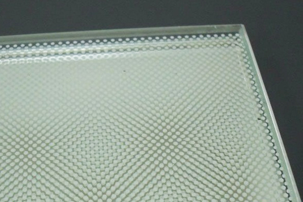 彩釉鋼化玻璃性能及應用介紹